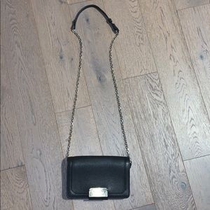 Stuart Weitzman wallet on chain